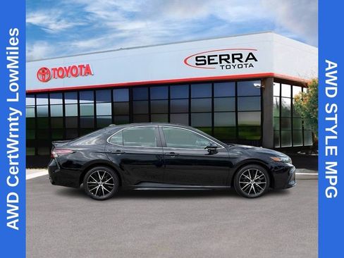 Used 2024 Toyota Camry SE AWD/4WD image 2