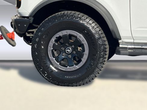 Used 2022 Ford Bronco Wildtrak image 12