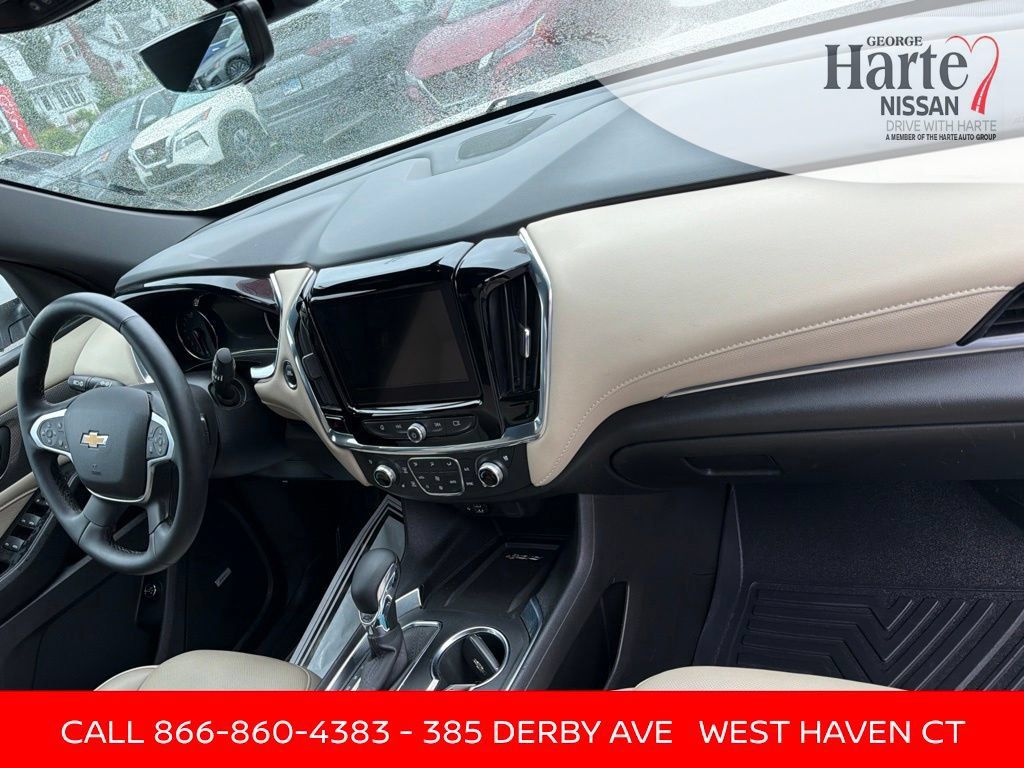 Used 2023 Chevrolet Traverse Premier AWD/4WD image 33