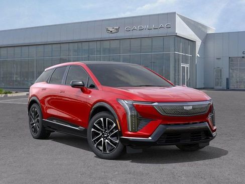 New 2025 Cadillac Optiq Sport 2 w/ LPO, Floor Liner Package AWD/4WD image 7