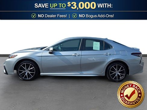 Used 2024 Toyota Camry SE FWD image 2