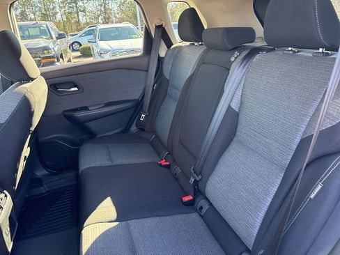 Used 2021 Nissan Rogue SV image 11