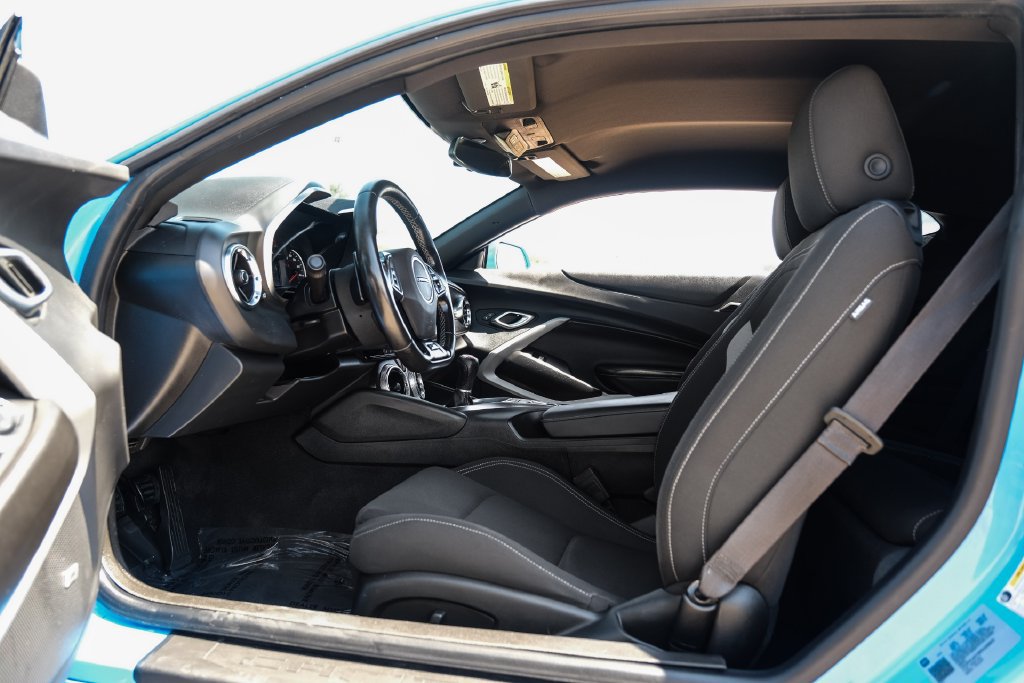 Used 2023 Chevrolet Camaro LT w/ Technology Package RWD image 3