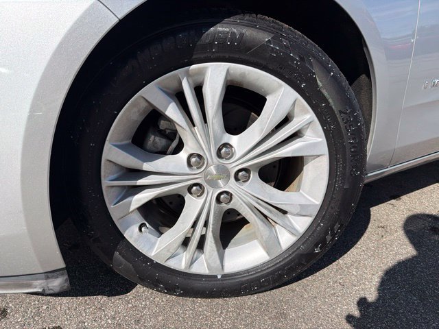 Used 2014 Chevrolet Impala LT w/ Convenience Package FWD image 9