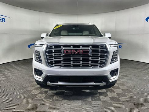 Certified 2025 GMC Yukon XL Denali w/ Denali Reserve Package AWD/4WD image 3