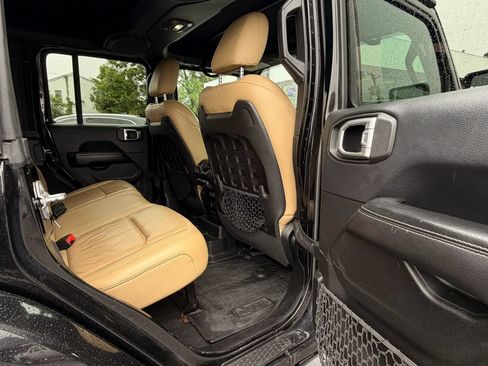 Used 2018 Jeep Wrangler Unlimited Rubicon AWD/4WD image 13