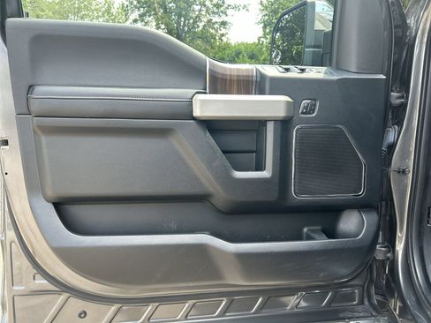 Used 2015 Ford F150 Lariat AWD/4WD image 24