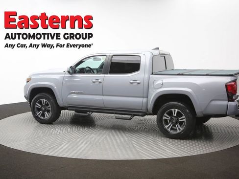 Used 2018 Toyota Tacoma TRD Sport AWD/4WD image 65
