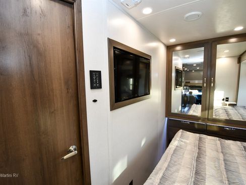 Used 2024 RAM 5500 SLT w/ Quick Order Package 2YG SLT image 14