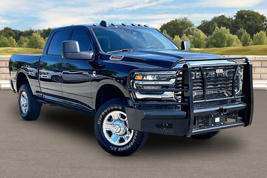 Used 2025 RAM 2500 Tradesman w/ Chrome Appearance Group AWD/4WD image 2