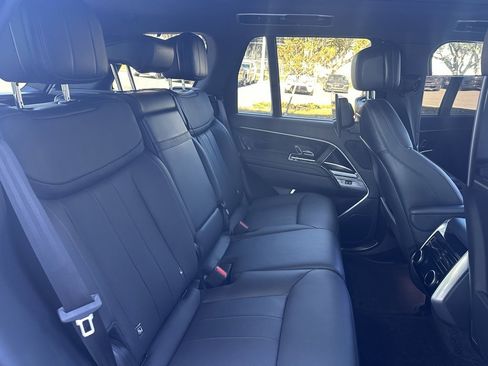 Used 2023 Land Rover Range Rover SE image 9