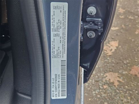 New 2026 RAM 1500 4x4 Crew Cab image 33