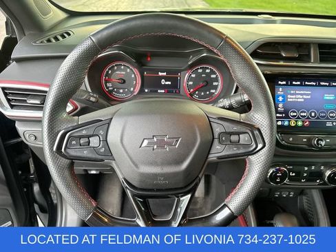 Used 2022 Chevrolet TrailBlazer RS w/ Sun and Liftgate Package FWD image 11