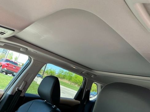 Used 2023 Nissan Rogue SL image 14