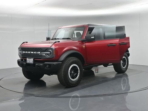 Used 2025 Ford Bronco Badlands AWD/4WD image 29