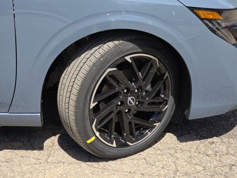 New 2026 Nissan Sentra SR w/ Floor Mat Package FWD image 7