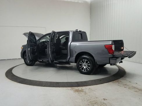 Used 2024 Nissan Titan SV w/ SV Convenience Package AWD/4WD image 14