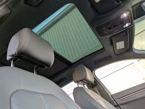 Used 2023 Audi Q3 2.0T Premium w/ Convenience Package image 21