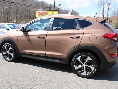 Used 2016 Hyundai Tucson Sport image 11