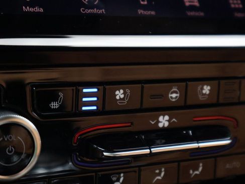 New 2025 Jeep Grand Cherokee L Summit image 39