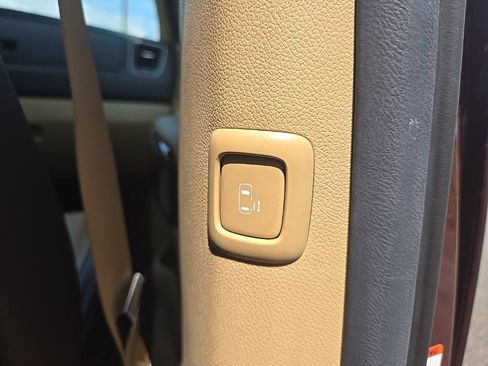 Used 2018 Kia Sedona EX FWD image 35