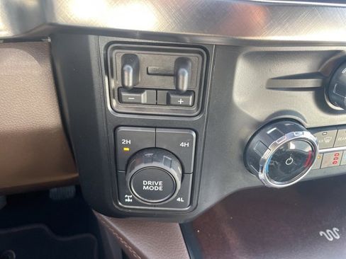 Used 2024 Ford F350 King Ranch w/ Chrome Package image 25