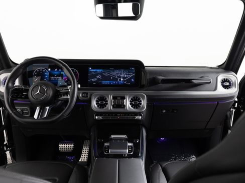Used 2025 Mercedes-Benz G 550 w/ Exclusive Interior Package image 33