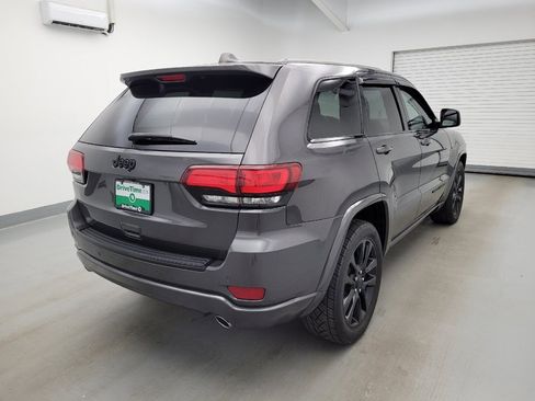 Used 2018 Jeep Grand Cherokee Altitude RWD image 9