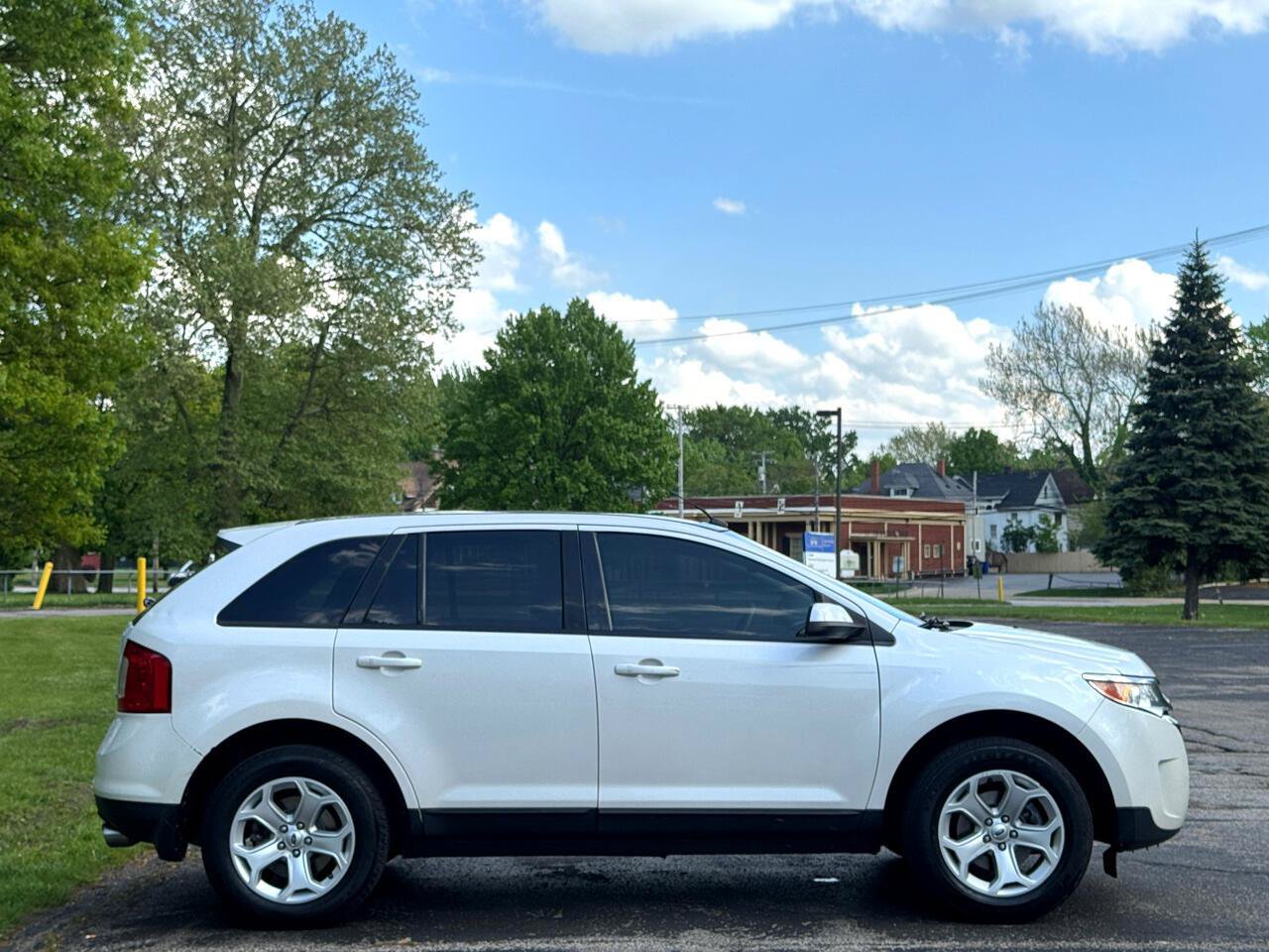 Used 2013 Ford Edge SEL FWD image 8