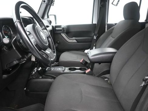 Used 2018 Jeep Wrangler Unlimited Sport w/ Connectivity Group AWD/4WD image 17