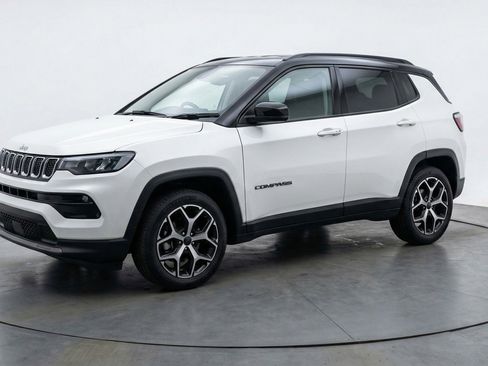 Used 2025 Jeep Compass Limited image 3