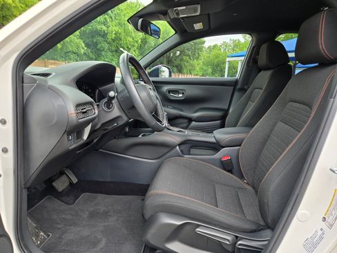 Used 2025 Honda HR-V Sport image 9