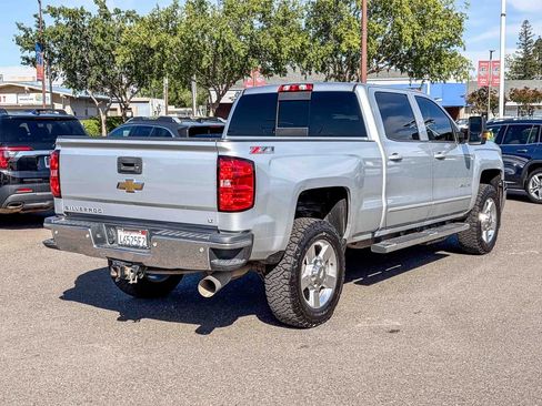 Used 2017 Chevrolet Silverado 2500 LT w/ LT Convenience Package AWD/4WD image 4