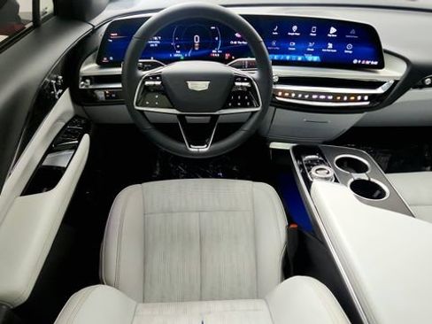 Used 2024 Cadillac Lyriq Luxury AWD/4WD image 54