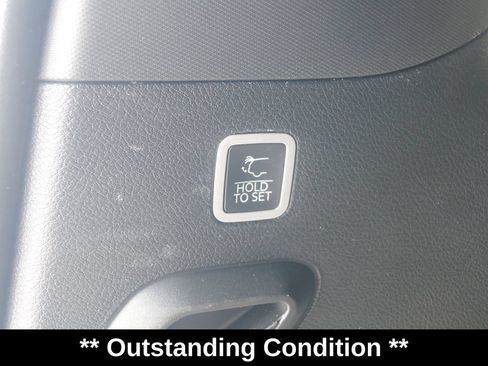 Used 2023 Jeep Grand Wagoneer Series III AWD/4WD image 37