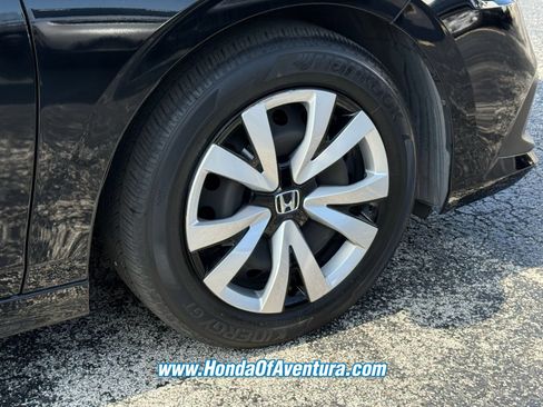 Used 2024 Honda Civic LX image 7