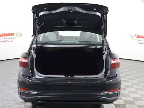 Used 2024 Volkswagen Jetta SE image 13