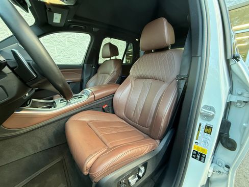 Used 2019 BMW X5 xDrive50i image 8