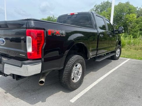 Used 2018 Ford F250 XL w/ STX Appearance Package AWD/4WD image 10