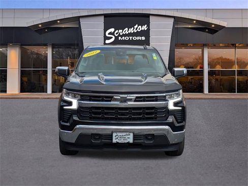 Used 2022 Chevrolet Silverado 1500 LT w/ Convenience Package II image 8