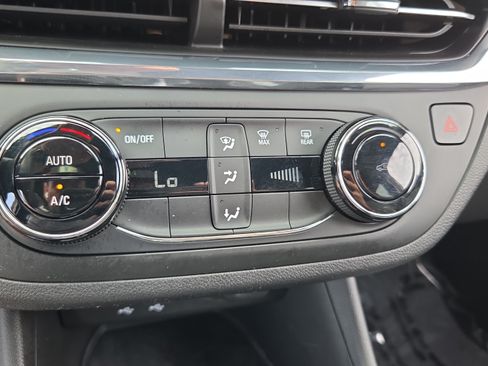 Certified 2025 Buick Envista Preferred FWD image 20