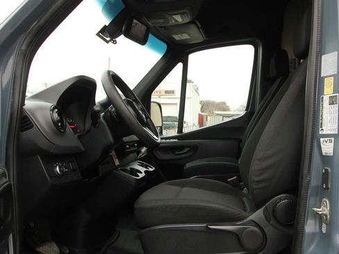 Used 2019 Mercedes-Benz Sprinter 144 image 9
