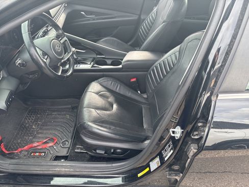 Used 2021 Hyundai Elantra Limited image 3