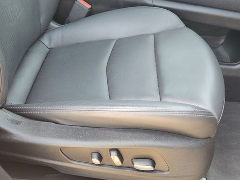 Used 2023 Cadillac XT6 Premium Luxury FWD image 28