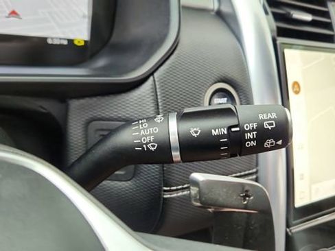 Used 2024 Land Rover Discovery Dynamic SE AWD/4WD image 44