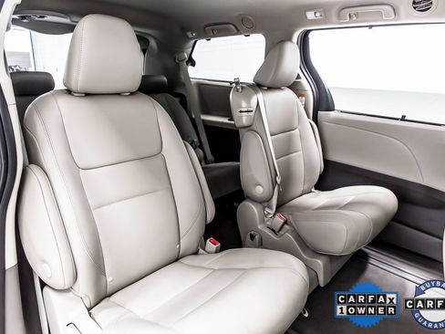 Used 2020 Toyota Sienna XLE Premium image 31