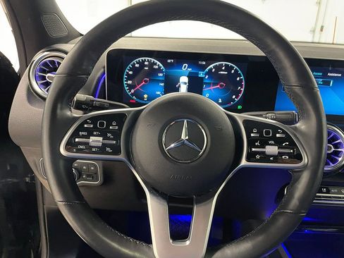 Used 2021 Mercedes-Benz GLB 250 4MATIC image 36