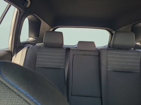 Used 2026 Toyota RAV4 SE w/ Convenience Package FWD image 9