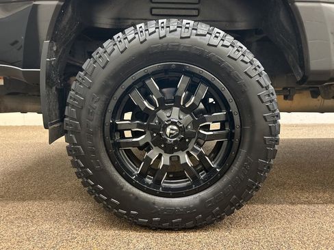 Used 2017 Ford F250 Lariat w/ Chrome Package image 28