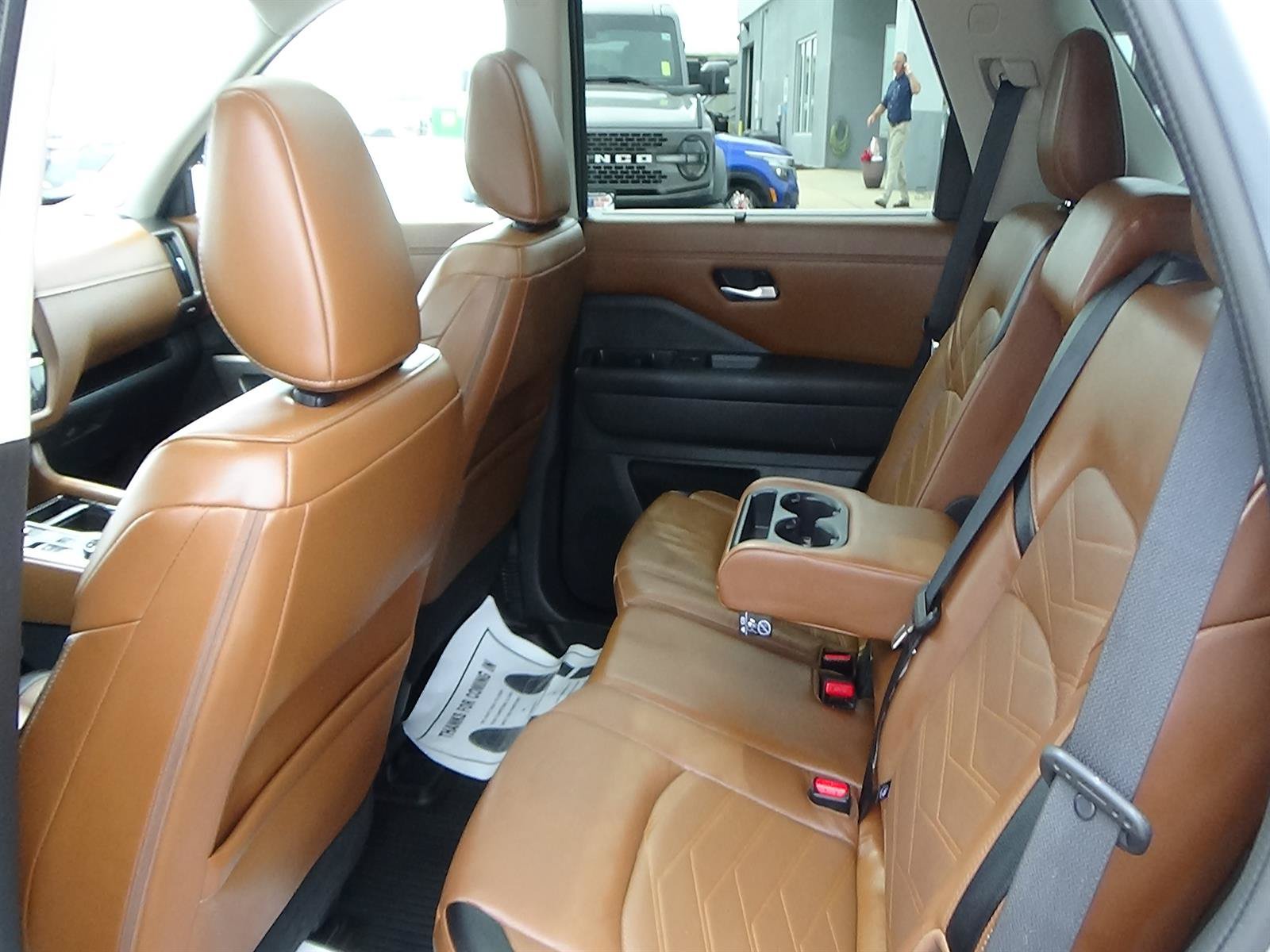 Used 2023 Nissan Pathfinder Platinum w/ Cargo Package AWD/4WD image 11